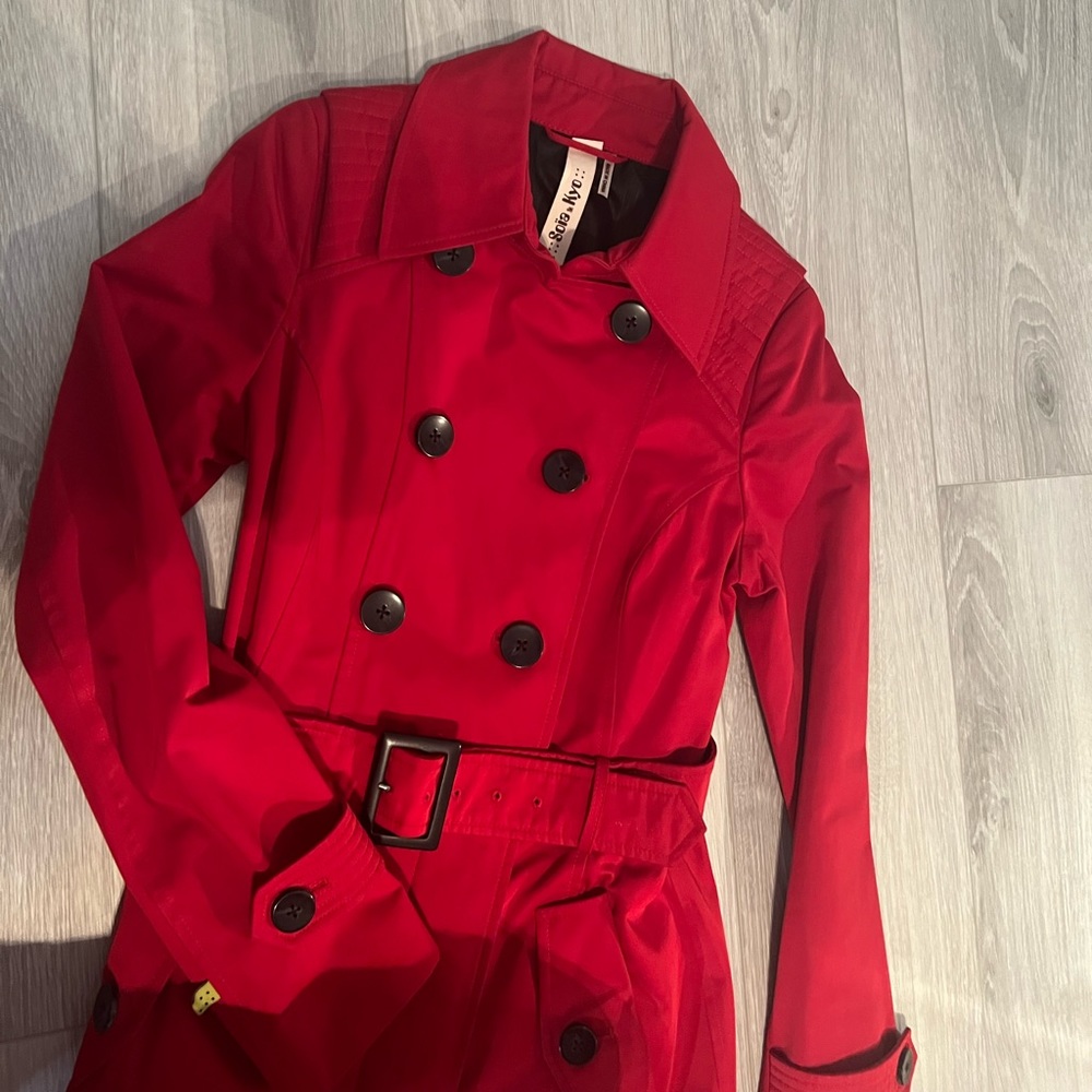Red coat - Picture 5 of 6
